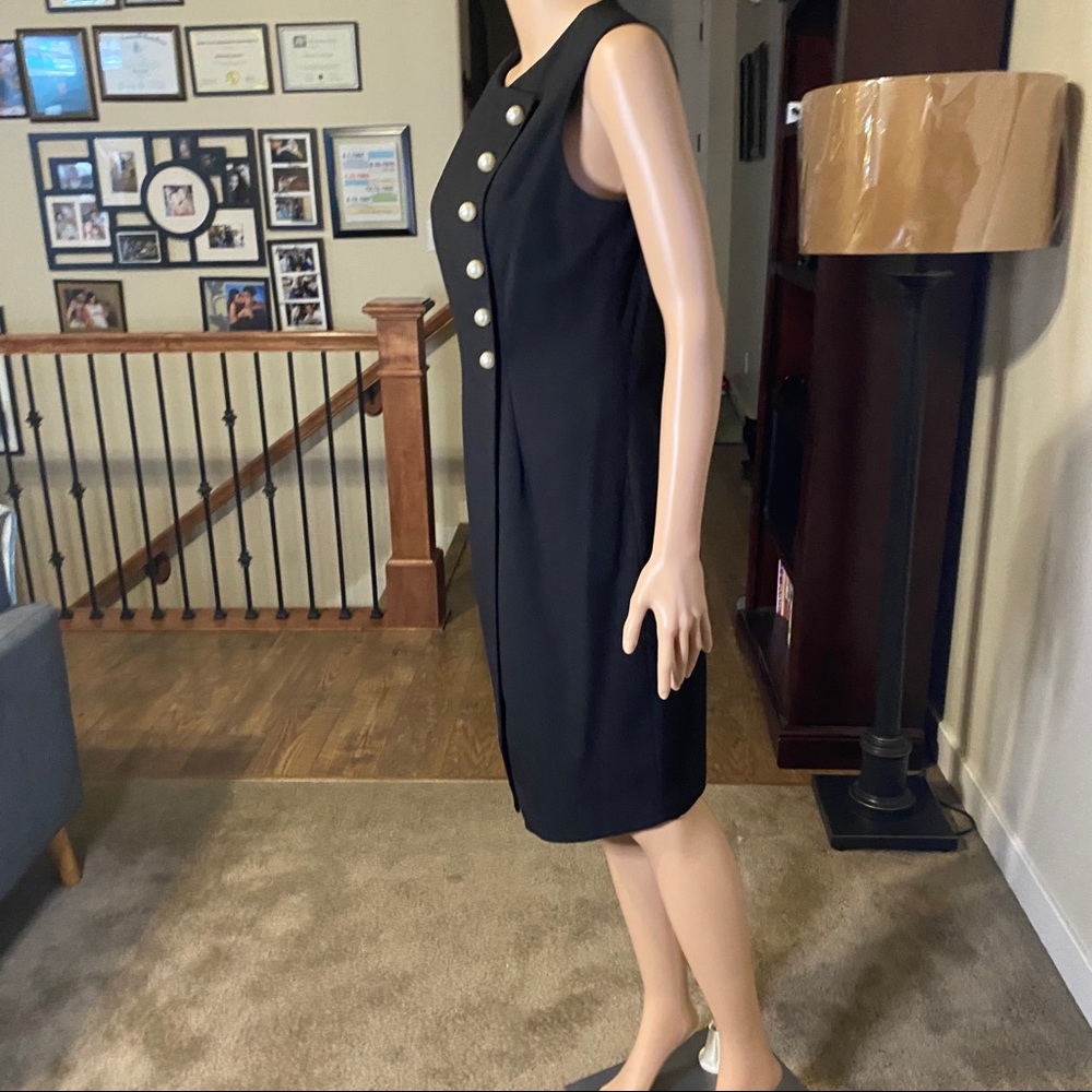 Dress - Picture 2 of 8